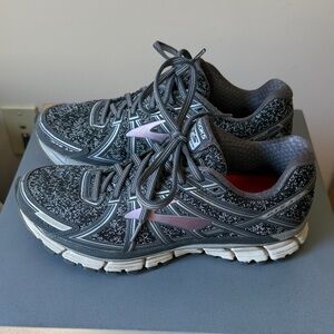 Brooks Women's Gray and Light Pink Athletic Running Shoes